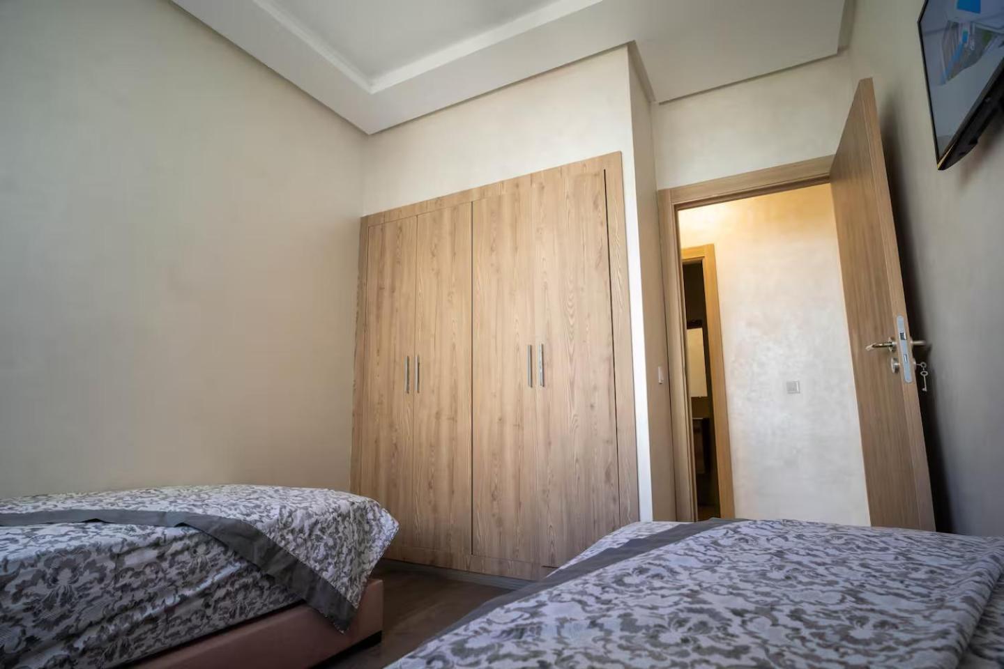 Charmante Deux Et Salon Avec Jardin Et Piscine A Cote De Casablanca